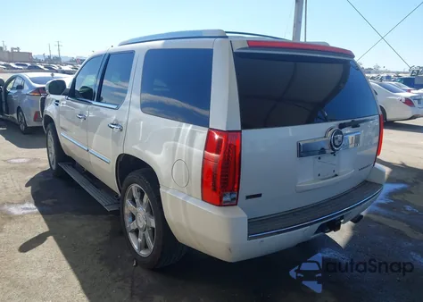 2011 Cadillac Escalade Premium z USA, uszkodzony, nr VIN 1GYS4CEF8BR396716